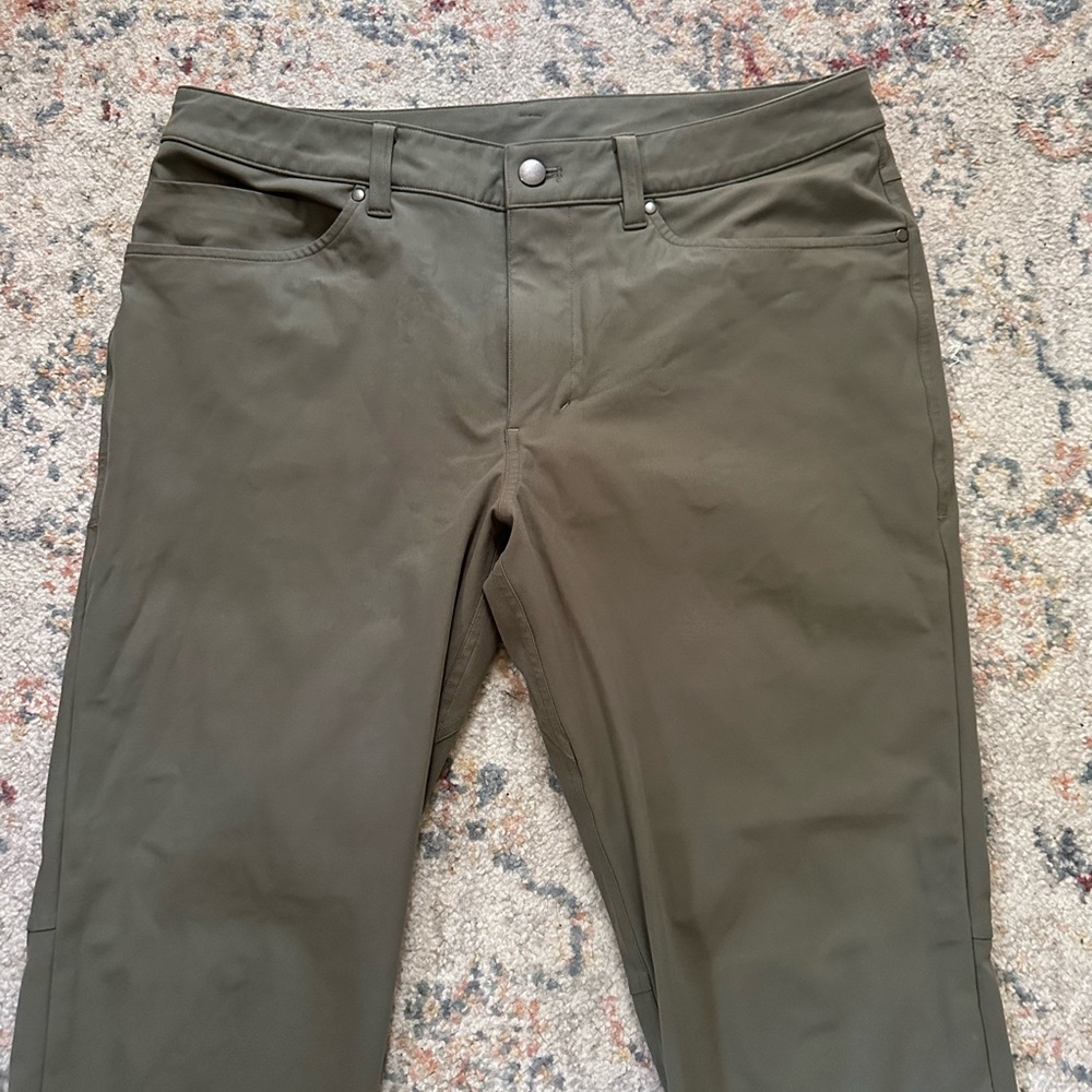 Lulu ABC Slim Pant 33/32 Olive green